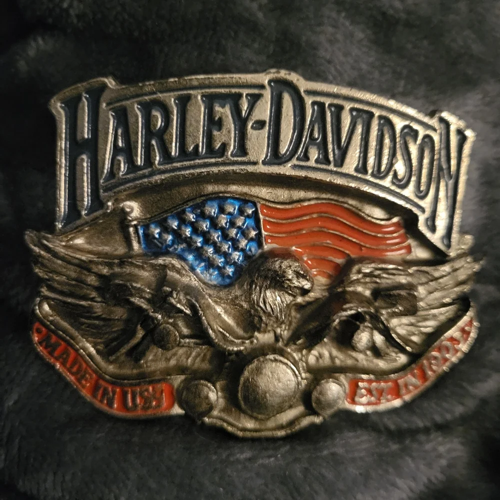 Vintage Harley-Davidson Belt Buckle Silver and Red Emblem with Flag